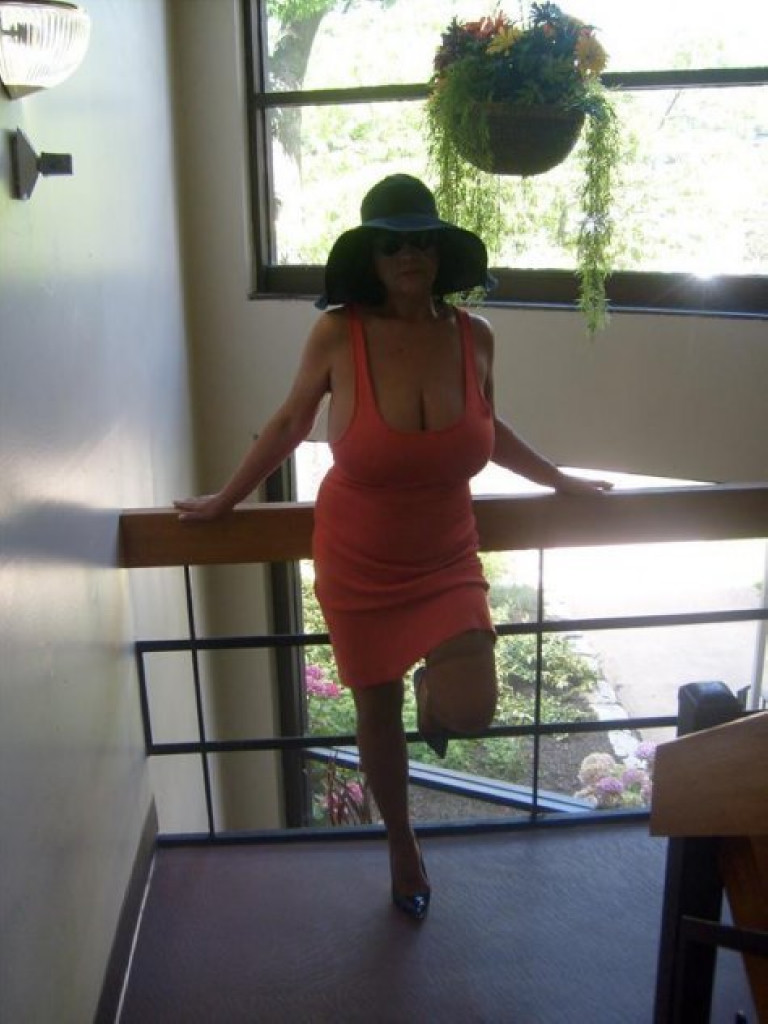 Lady Adriana photo 1