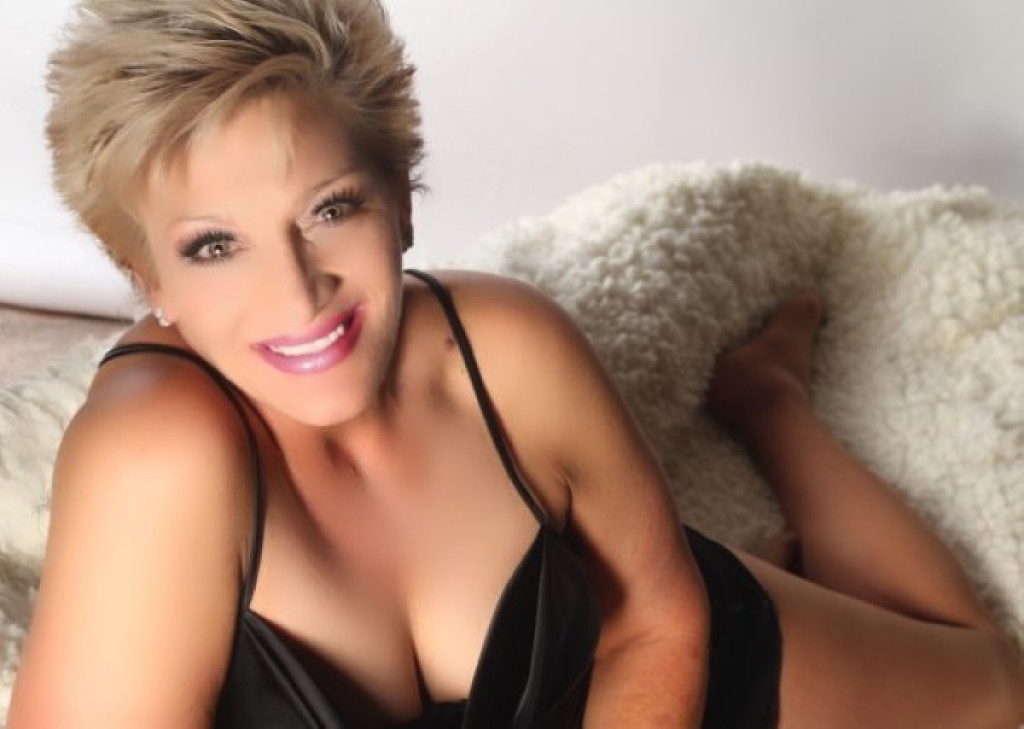 Roxanne Lane photo 1
