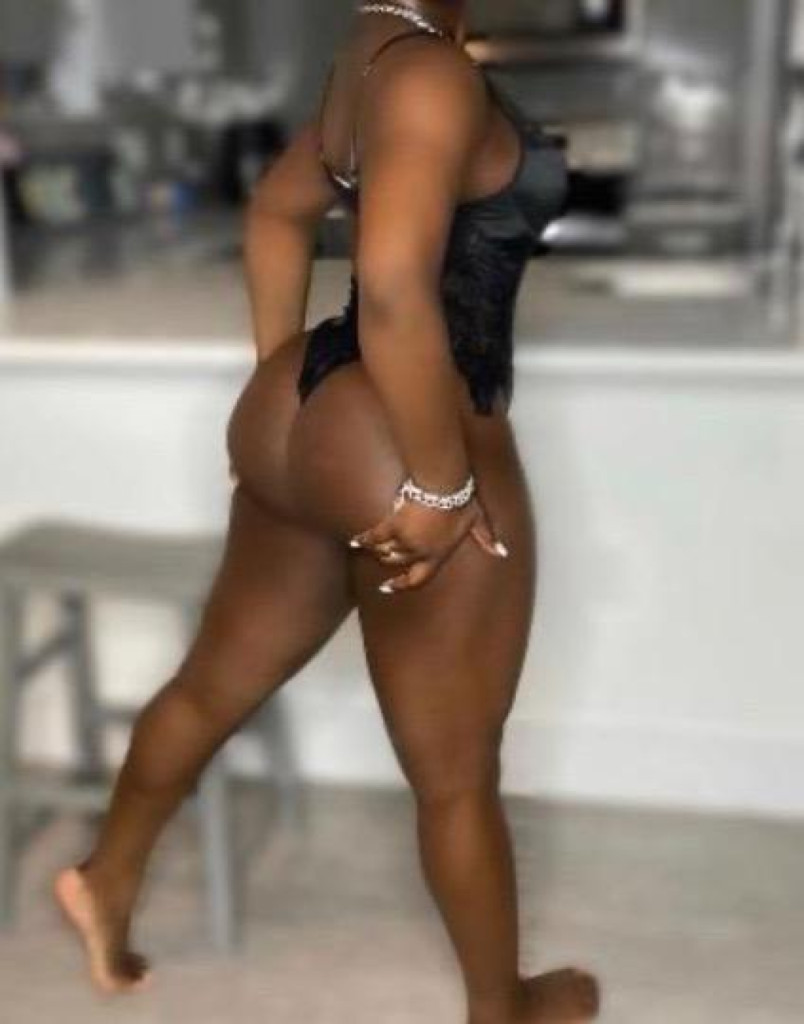 Ashley photo 1