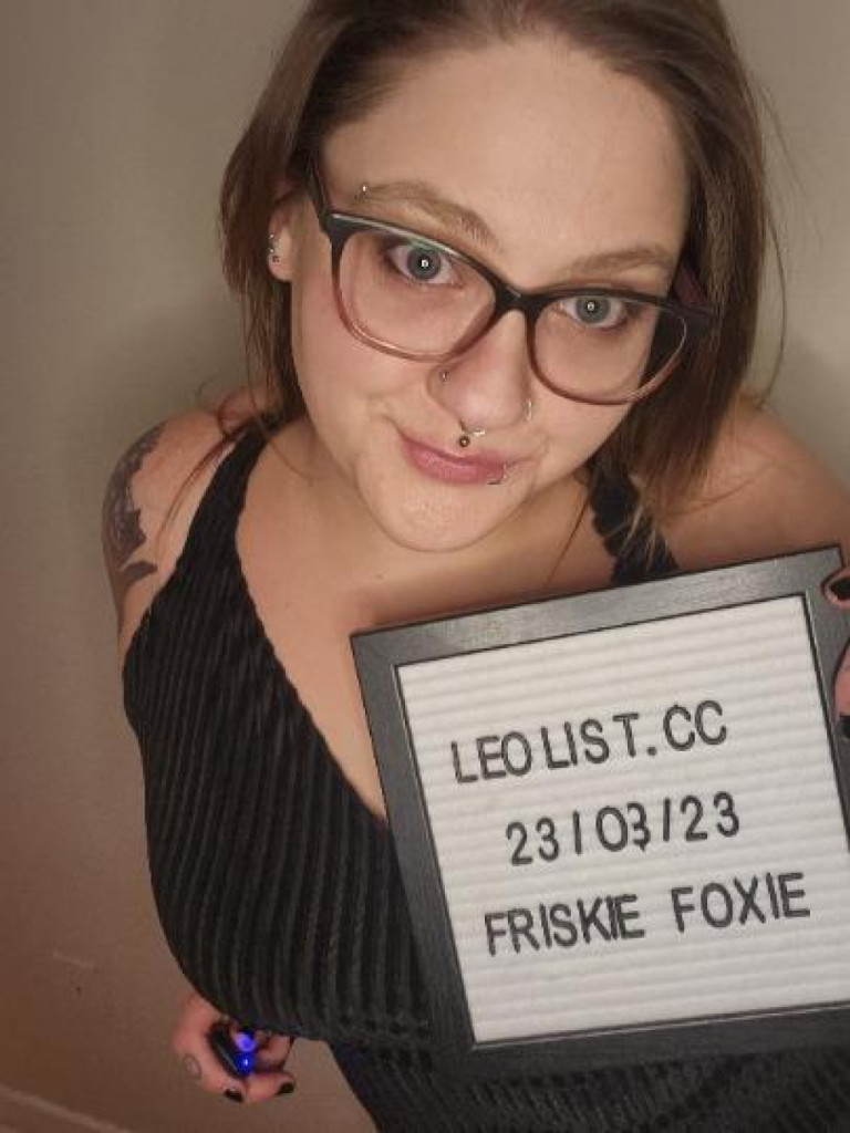 Friskyfoxie photo 1
