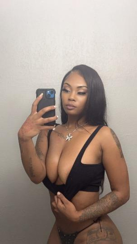 Chyna photo 1