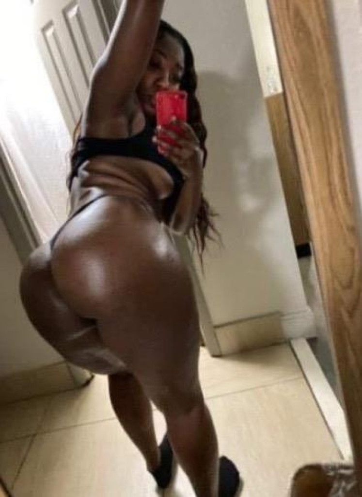 100$ Incall deals til 9Pm Available now Text or call for location. photo 1