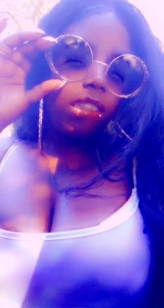 Sweetlikehoney photo 1