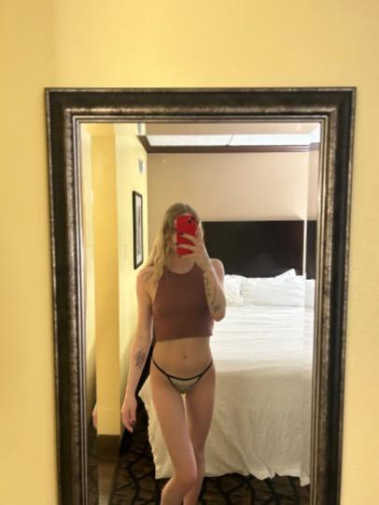 Leah photo 1