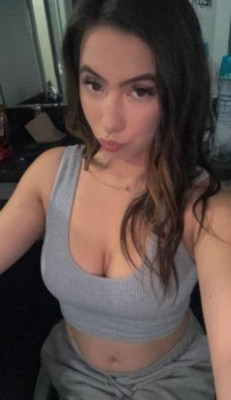@@@@hottie 2 play @@@ listing photo