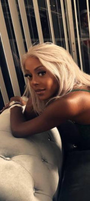 Rihanna listing photo