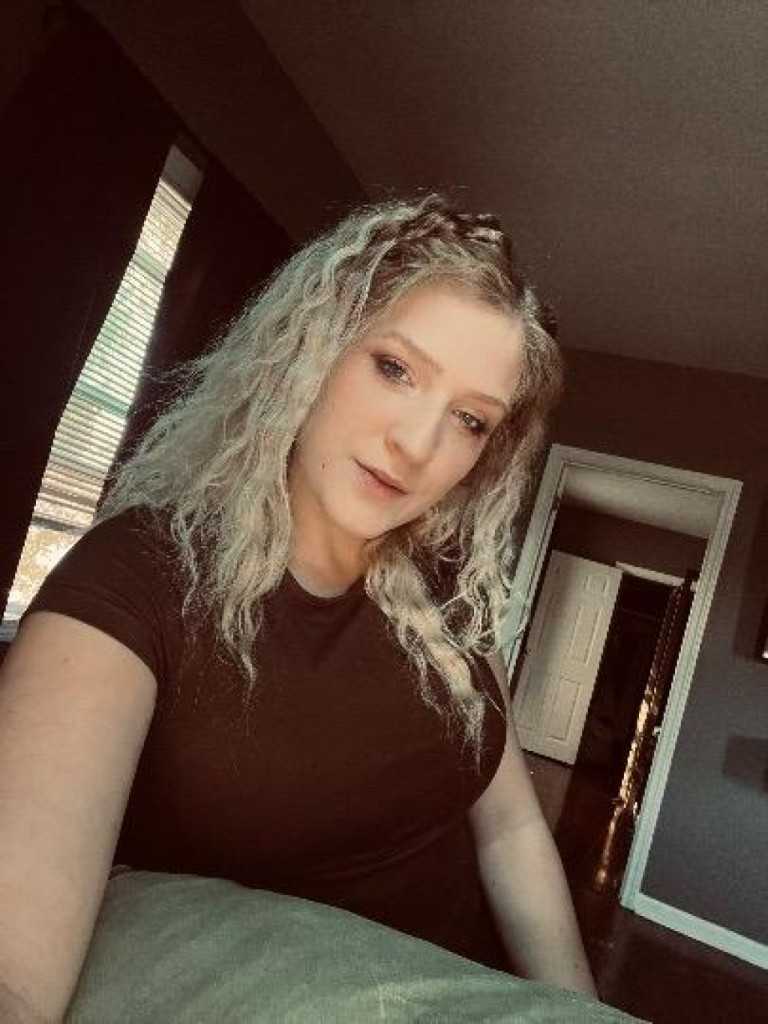 Leah photo 1