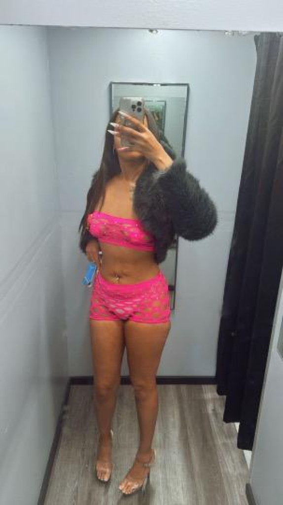 Ashley photo 1