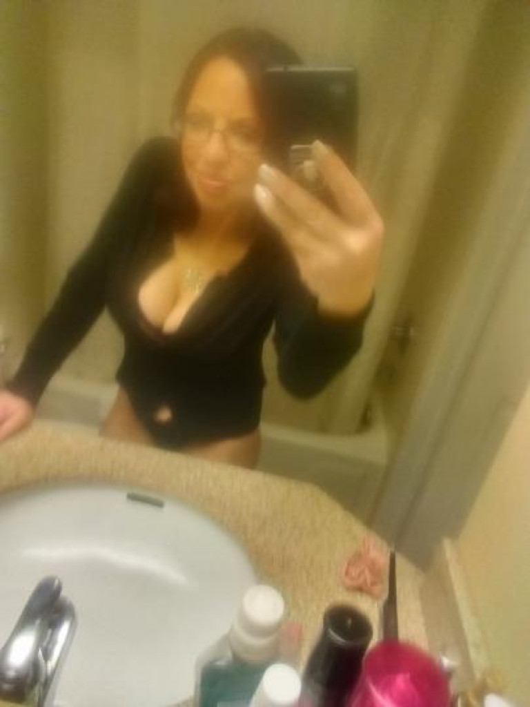 Let me help you start your day a little naughty🫦💋👅🔥🍑 photo 1