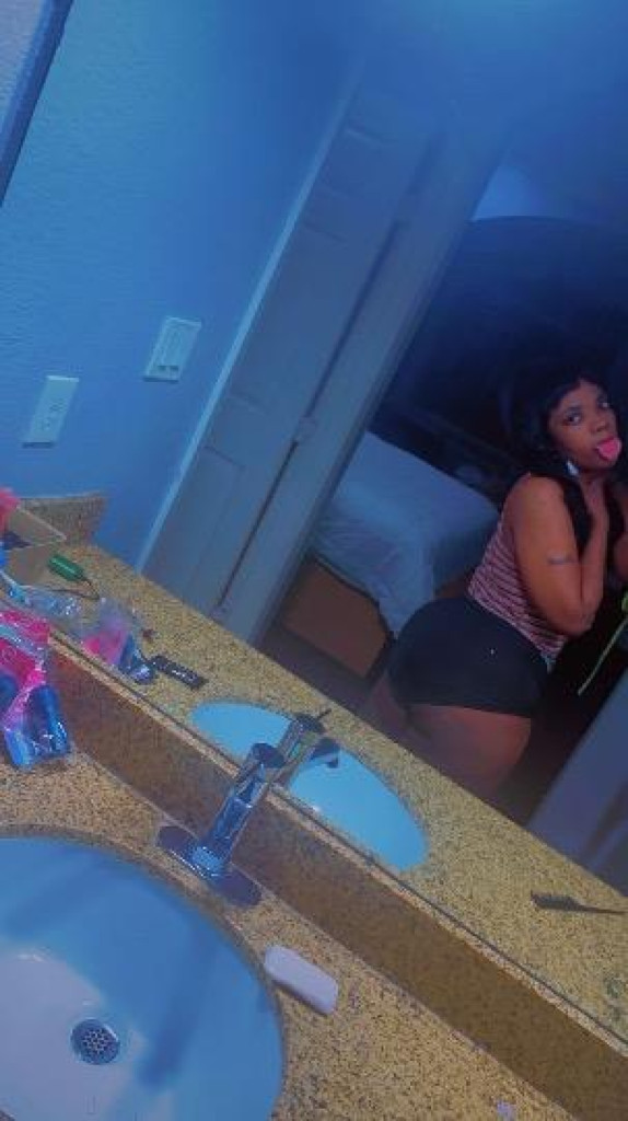 Kayla photo 1