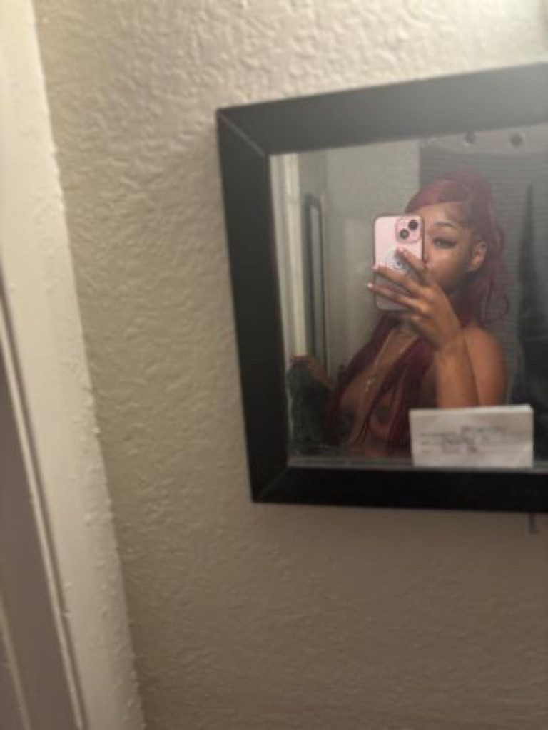 Niyaa photo 1