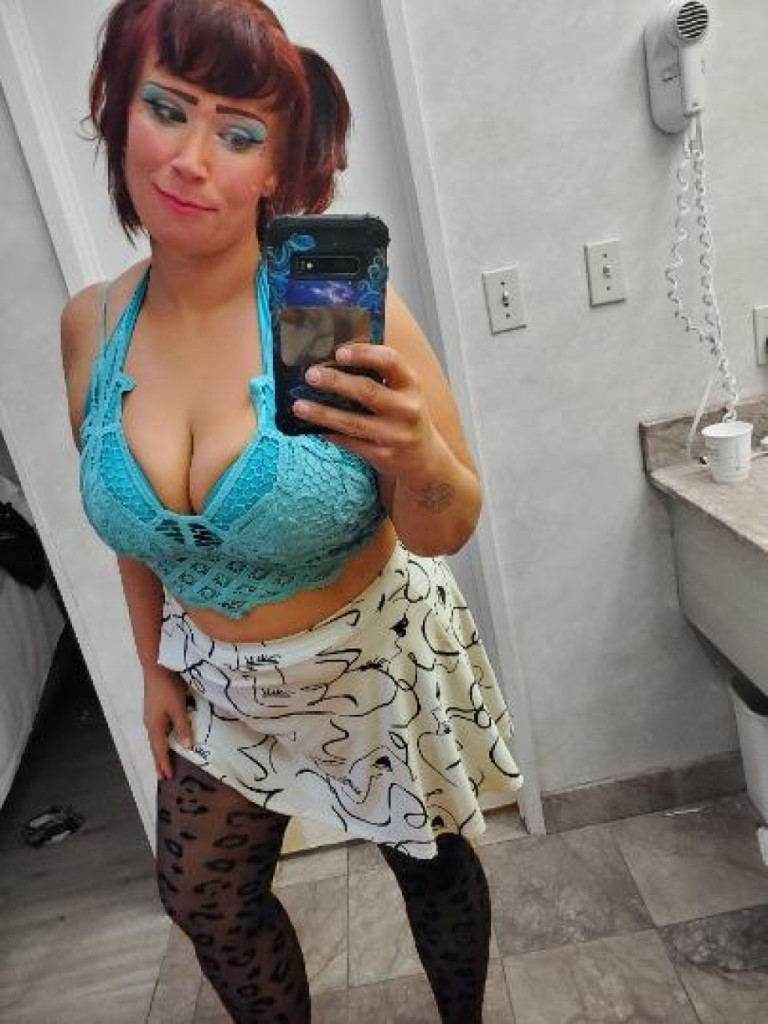 Mia photo 1