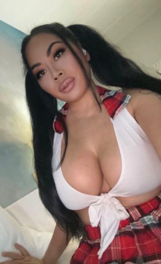 Tina photo 1