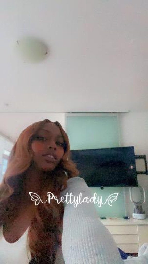 Mia photo 1