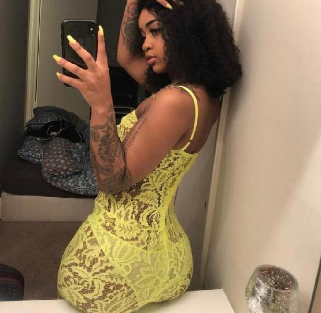 Slim THiCK💦💦juicy jiggly ebony🍫🍫🤓😘😍💋🔥 photo 1