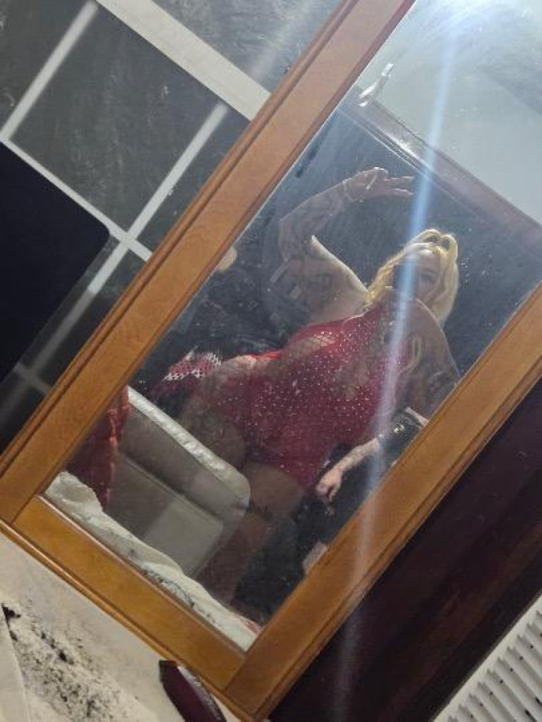 Poison photo 1