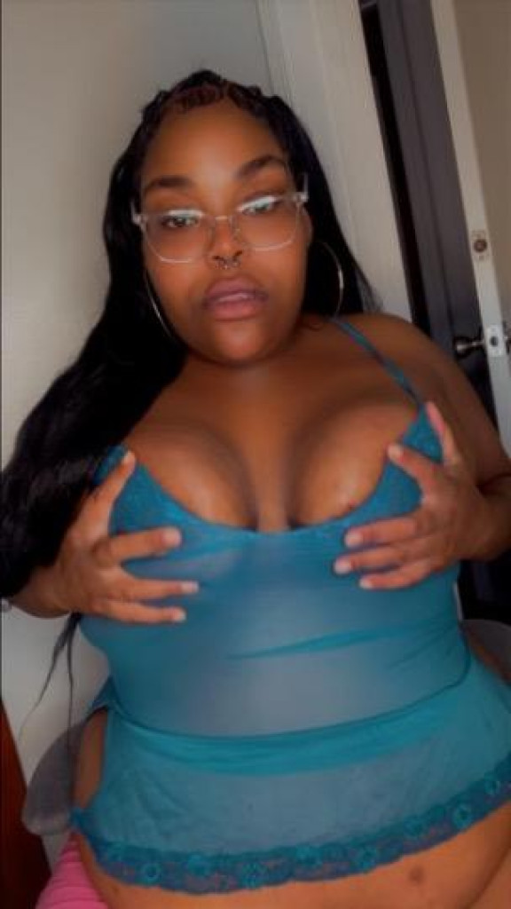Ms.peaches photo 1