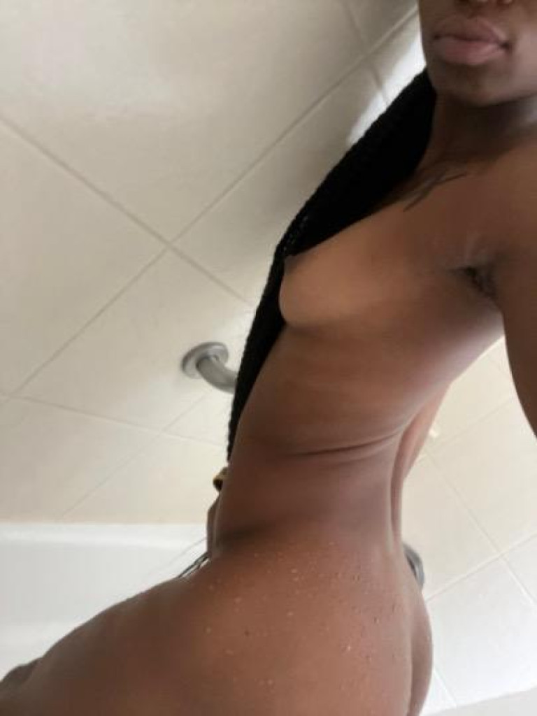 Alexis photo 1