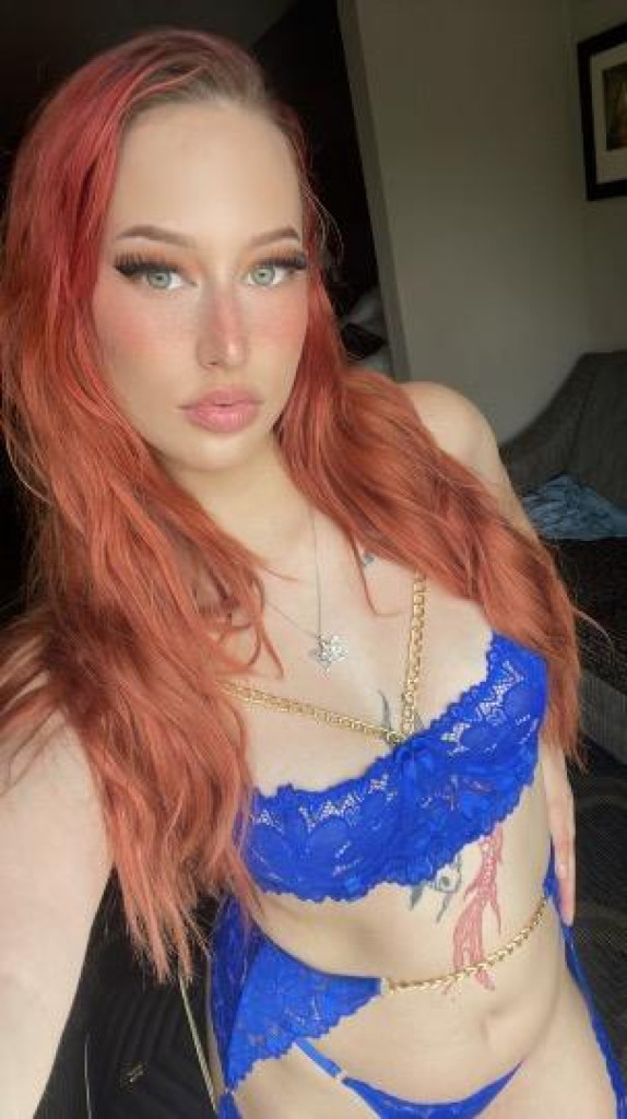 petite beauty photo 1