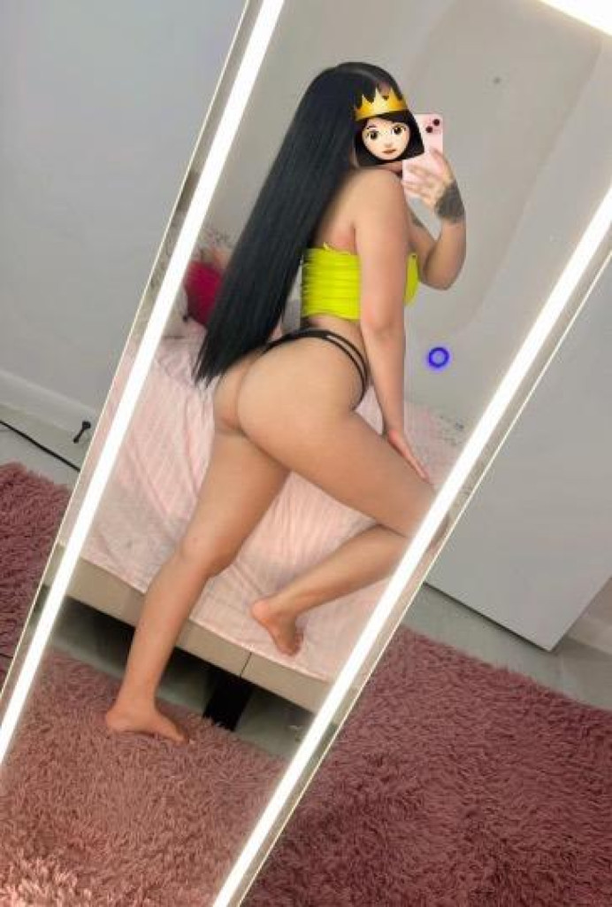 Lia photo 1