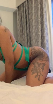Beautiful exotic babe🥰 Sloppy Toppy😋 Gripping wet pussy💦 listing photo