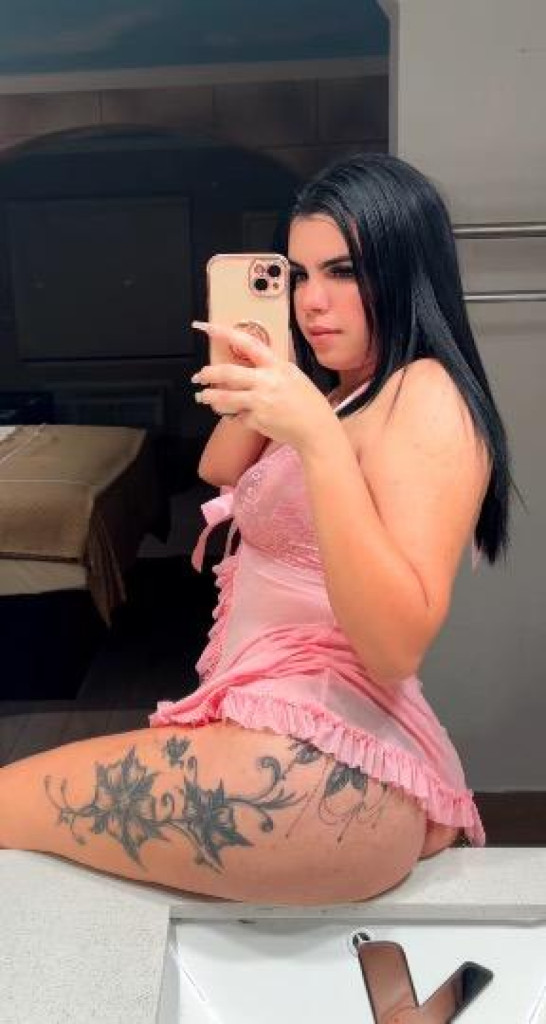 Mía photo 1