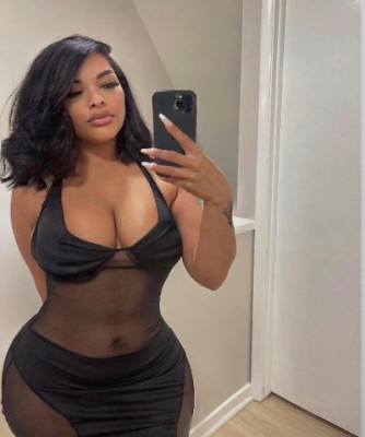Curvy listing photo
