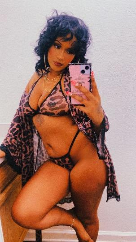 HoneyB photo 1