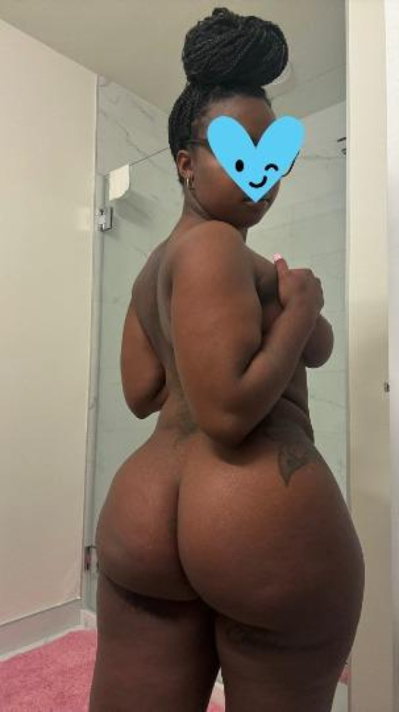 Ebony photo 1