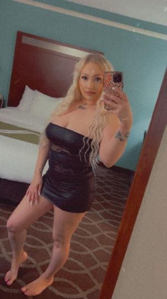 Cum4Carmen photo 1