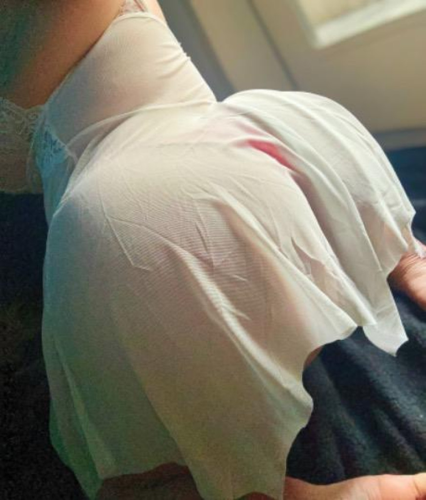 Chloe photo 1