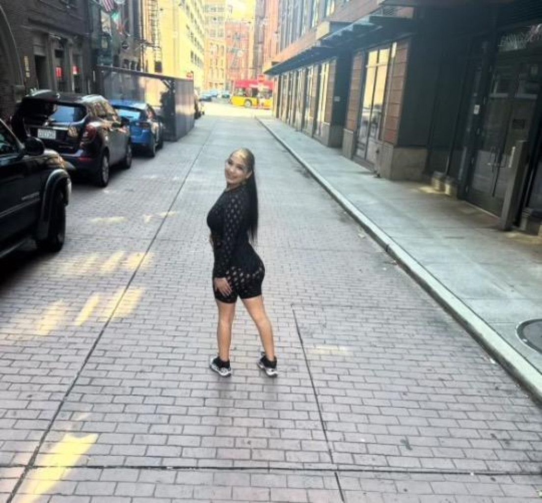 Leah photo 1