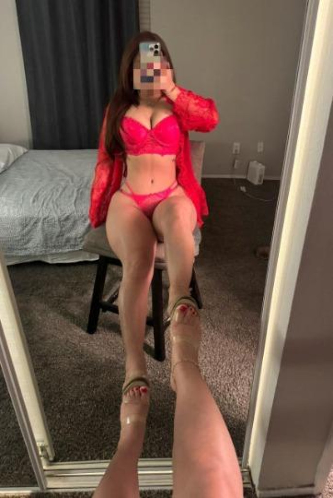 Pamela photo 1