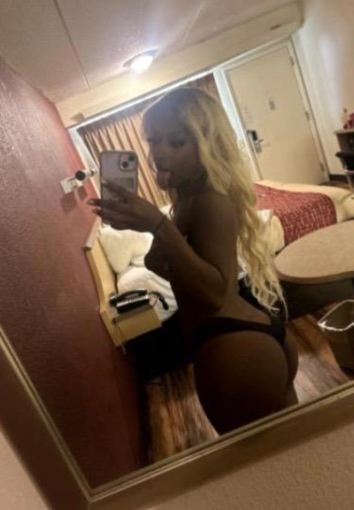 Skylar photo 1