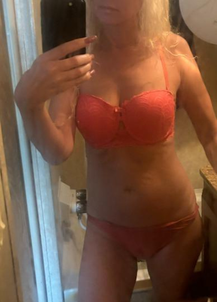 Holly photo 1