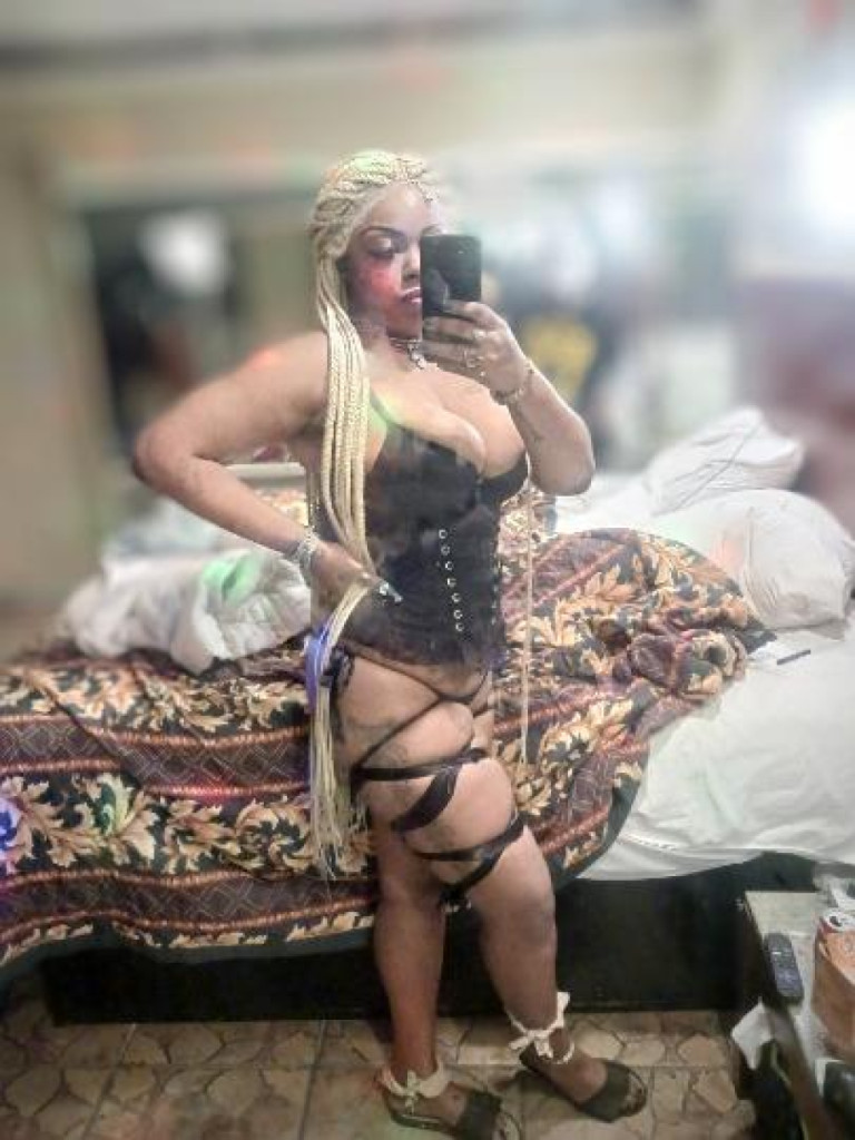 Qween photo 1