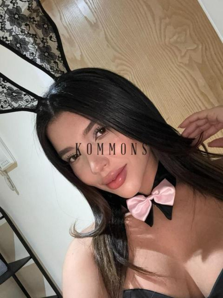 Salome photo 1