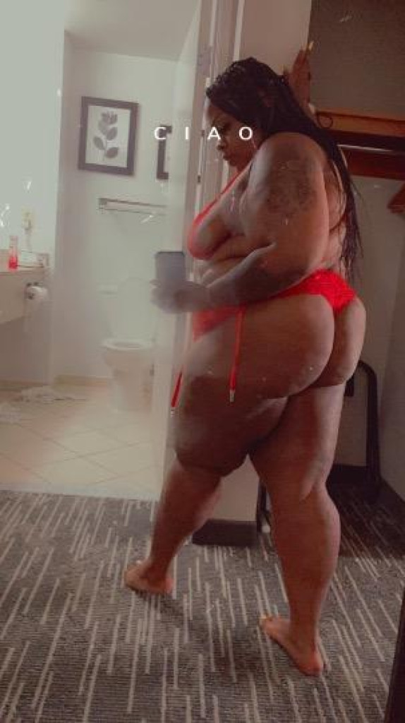 Ebony photo 1