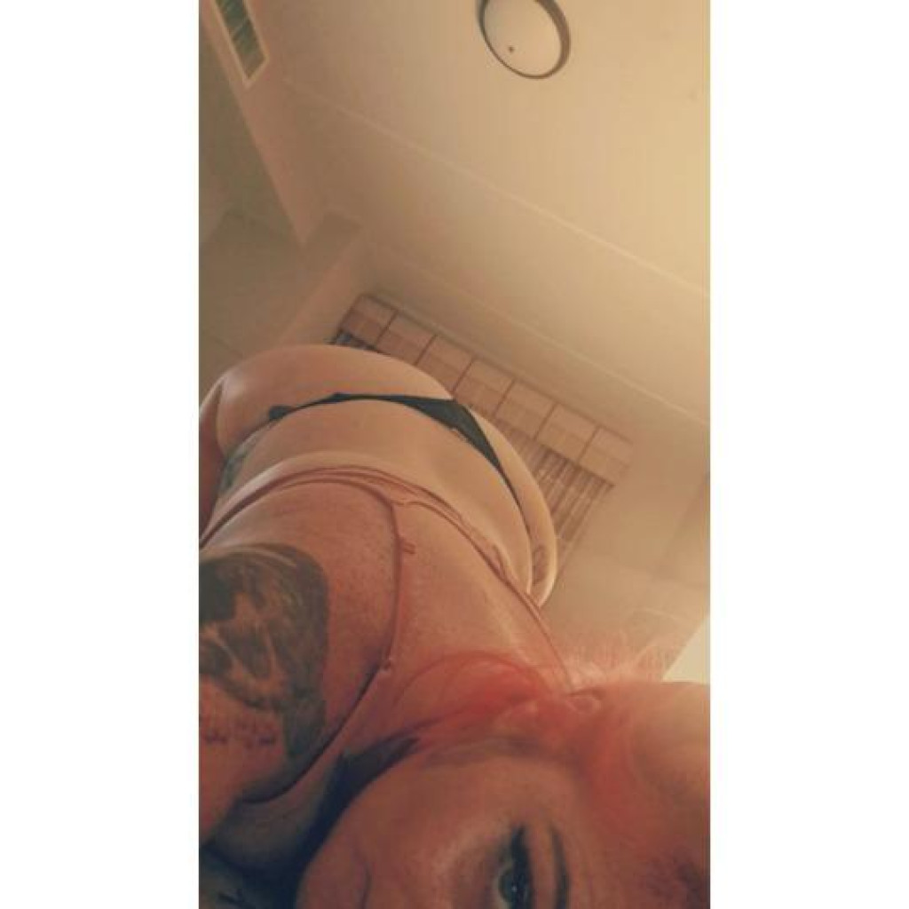 Melanie photo 1