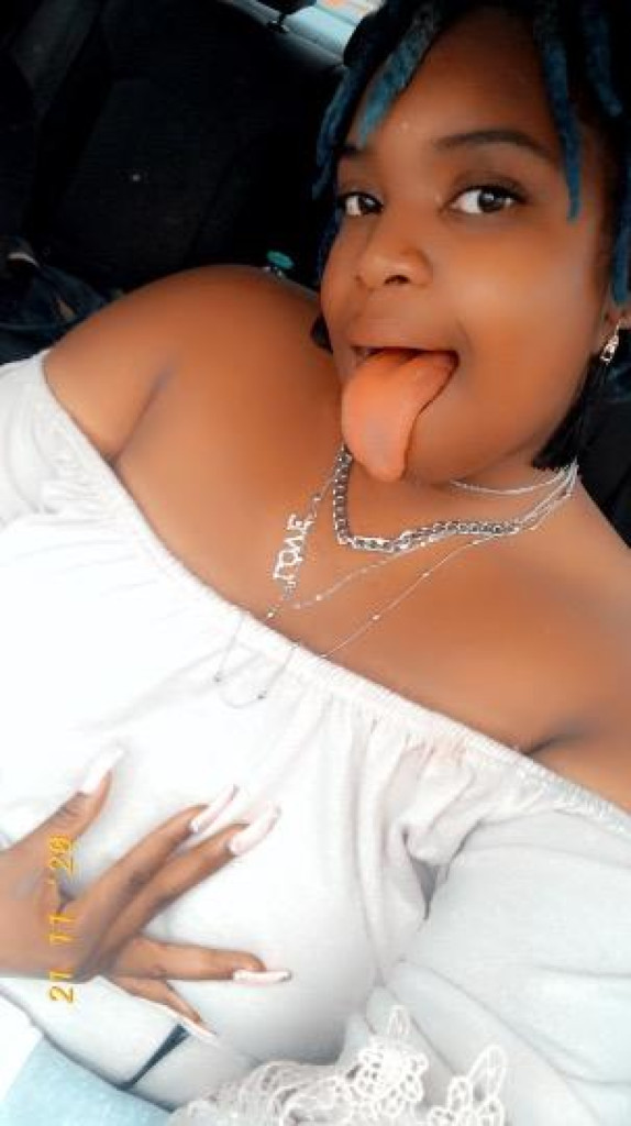 NikkiiJayy photo 1