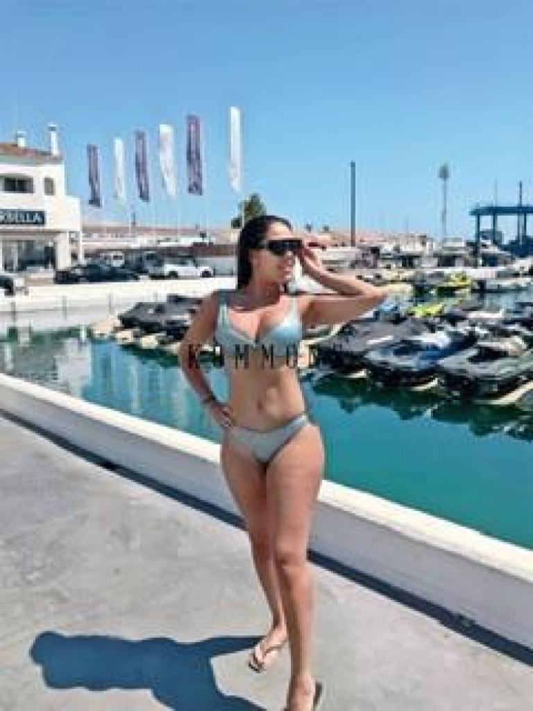 Julie photo 1