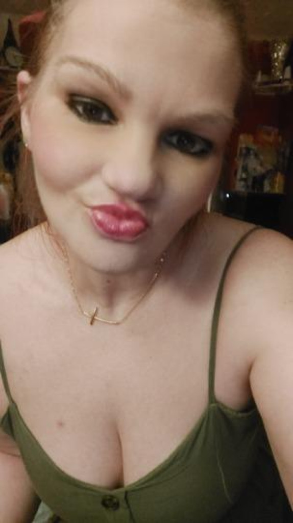 Destinee photo 1