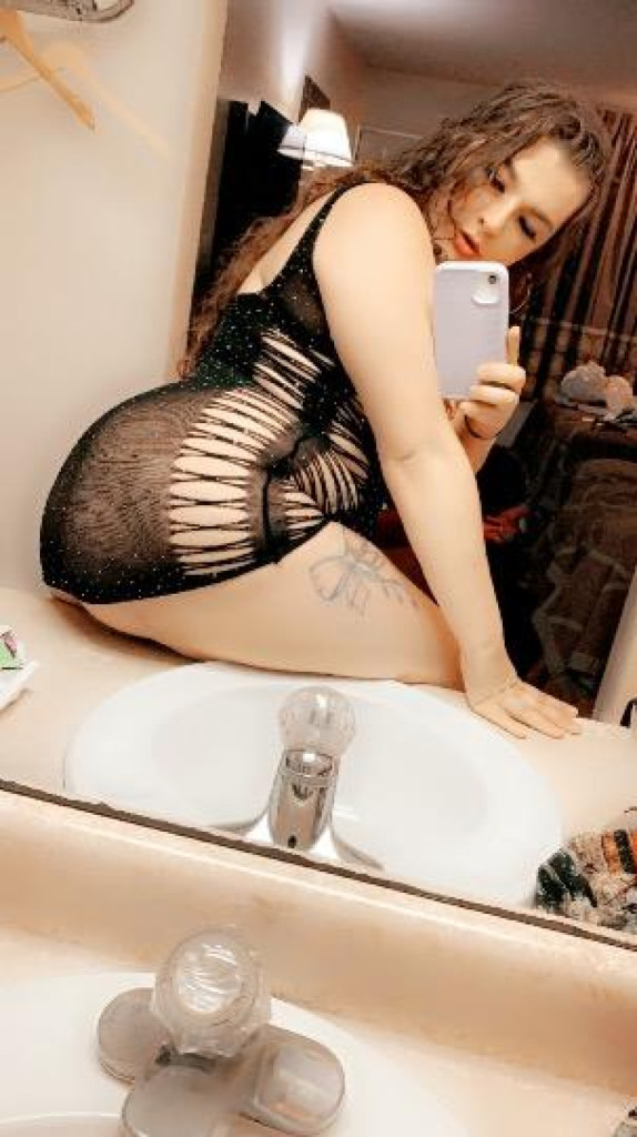 Jailyn photo 1