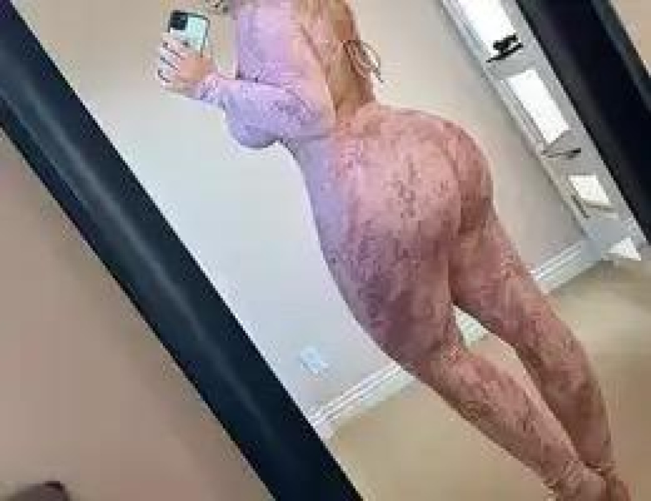 Julie photo 1