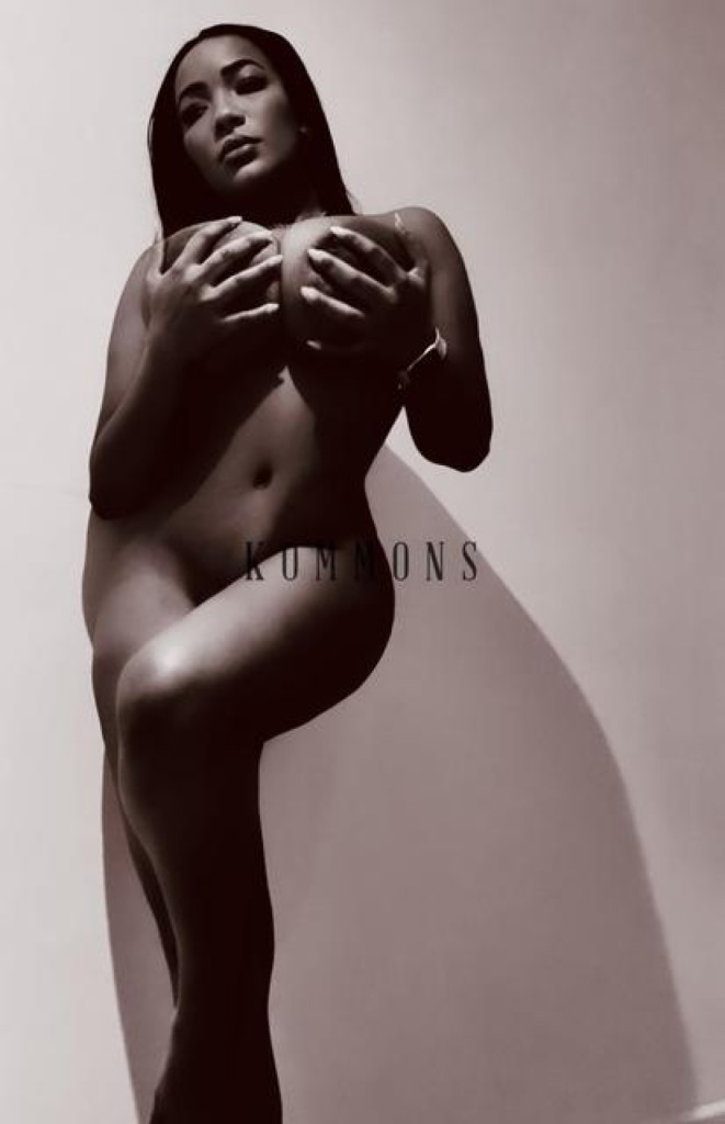 Hot photo 1