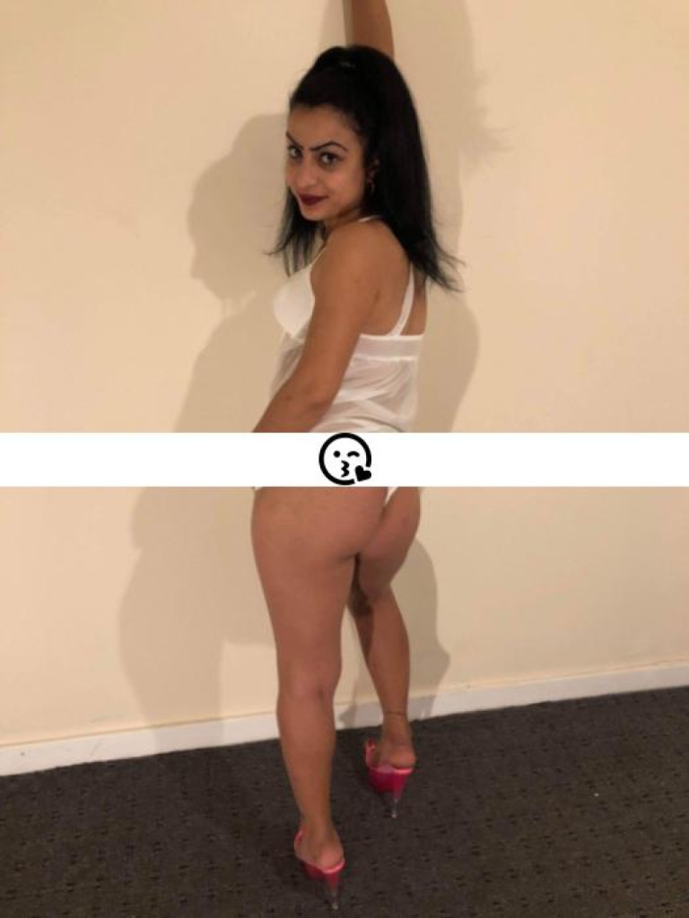 Alina photo 1