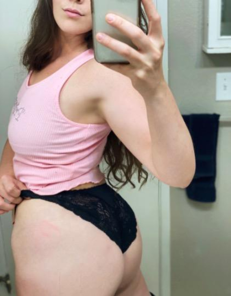 Mia photo 1