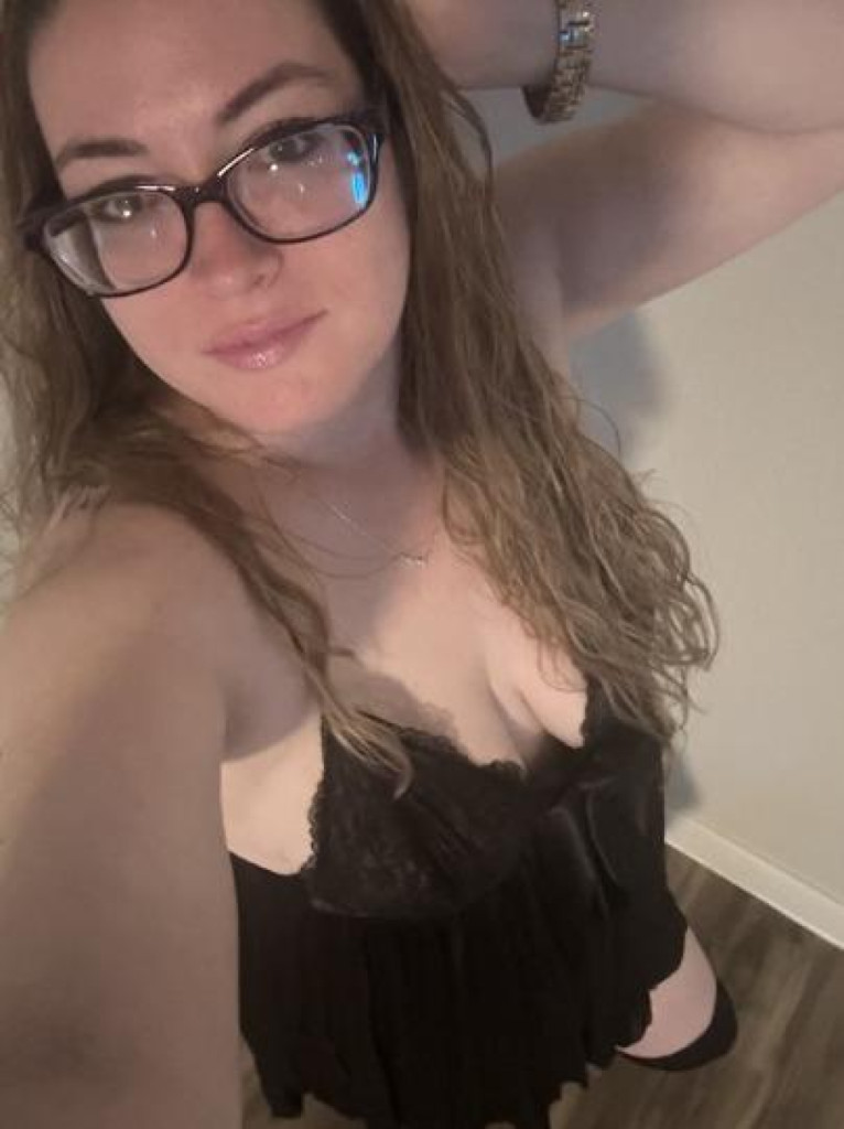 young latina girl photo 1