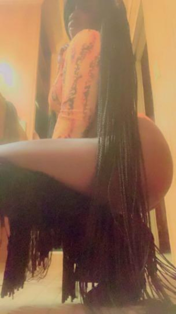 Sweetlikehoney photo 1