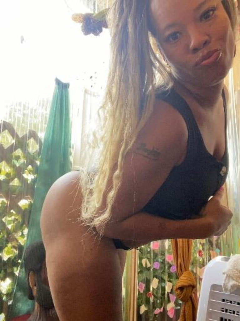 Lacy photo 1